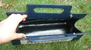 あけたところ。中は豚革です。