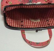 中はギンガムチェック！