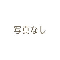 接着芯を貼ります。
本体：表布に貼ります。
サイドベルト：布Bに貼ります。
側面上部：表布に貼ります。
側面下部：表布に貼ります。
※画像のようにタグを付けたい場合、この時点でタグを縫い付けます。