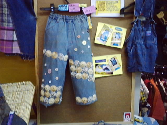 ヨーヨーキルト＆ボタン乱用。さらに全体は手染めです