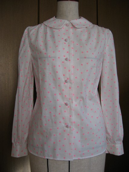 正面です。ボタンはくるみボタンにしました。