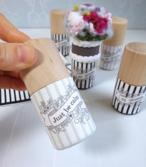 フッキングで作るディフューザーにもなるアロマオイルのケースの作り方 手順 6 インテリア雑貨 家具 生活雑貨 アトリエ ハンドメイドレシピ 作り方 と手作り情報サイト